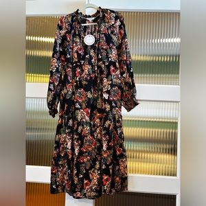 NWT Umgee Maxi Dress Floral Size L Tiered Skirt Tassel Tie Open Neck Smoked Cuff